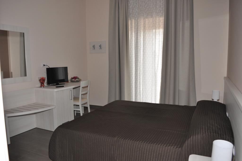 Ibasilischi Hotel Irsina Bagian luar foto