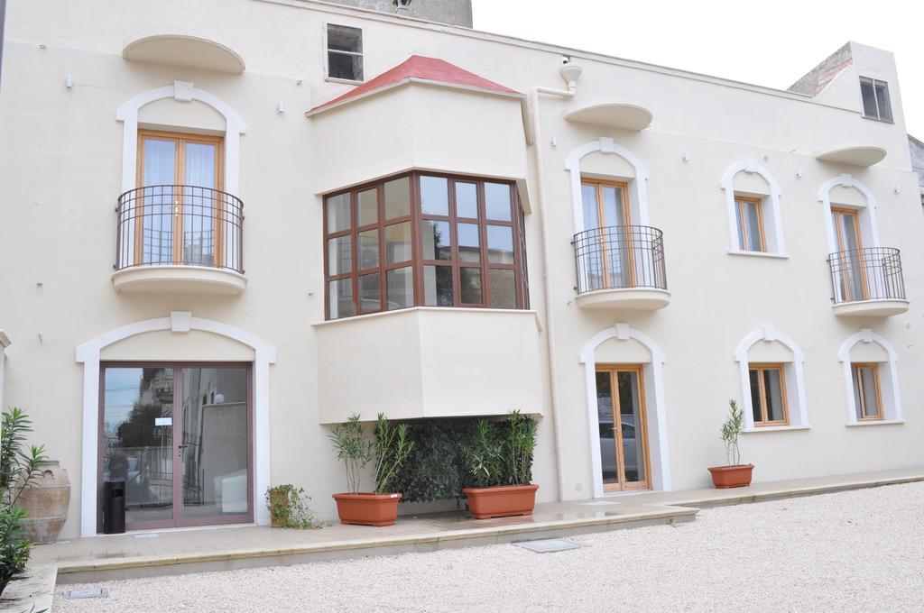 Ibasilischi Hotel Irsina Bagian luar foto